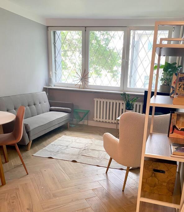 Apartment Close To Metro, 8 Minutes To Centrum And Near Airport Varşova Dış mekan fotoğraf