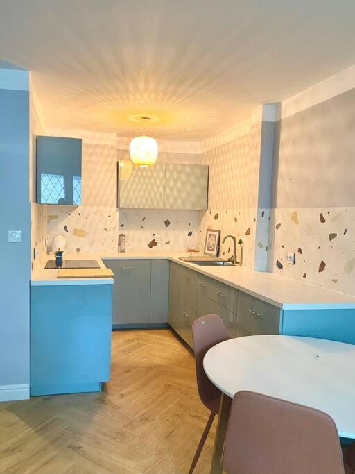 Apartment Close To Metro, 8 Minutes To Centrum And Near Airport Varşova Dış mekan fotoğraf